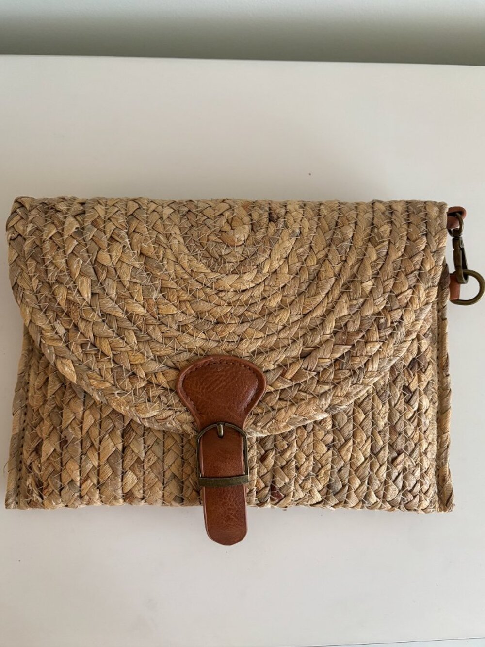 IRENE - Woven raffia purse